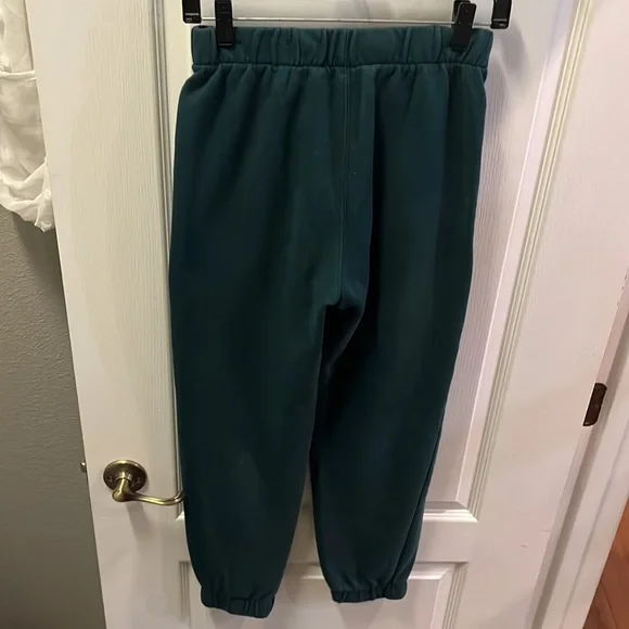 COPY - Hollister ulta high waist Hunter green sweatpants joggers - Picture 5 of 6